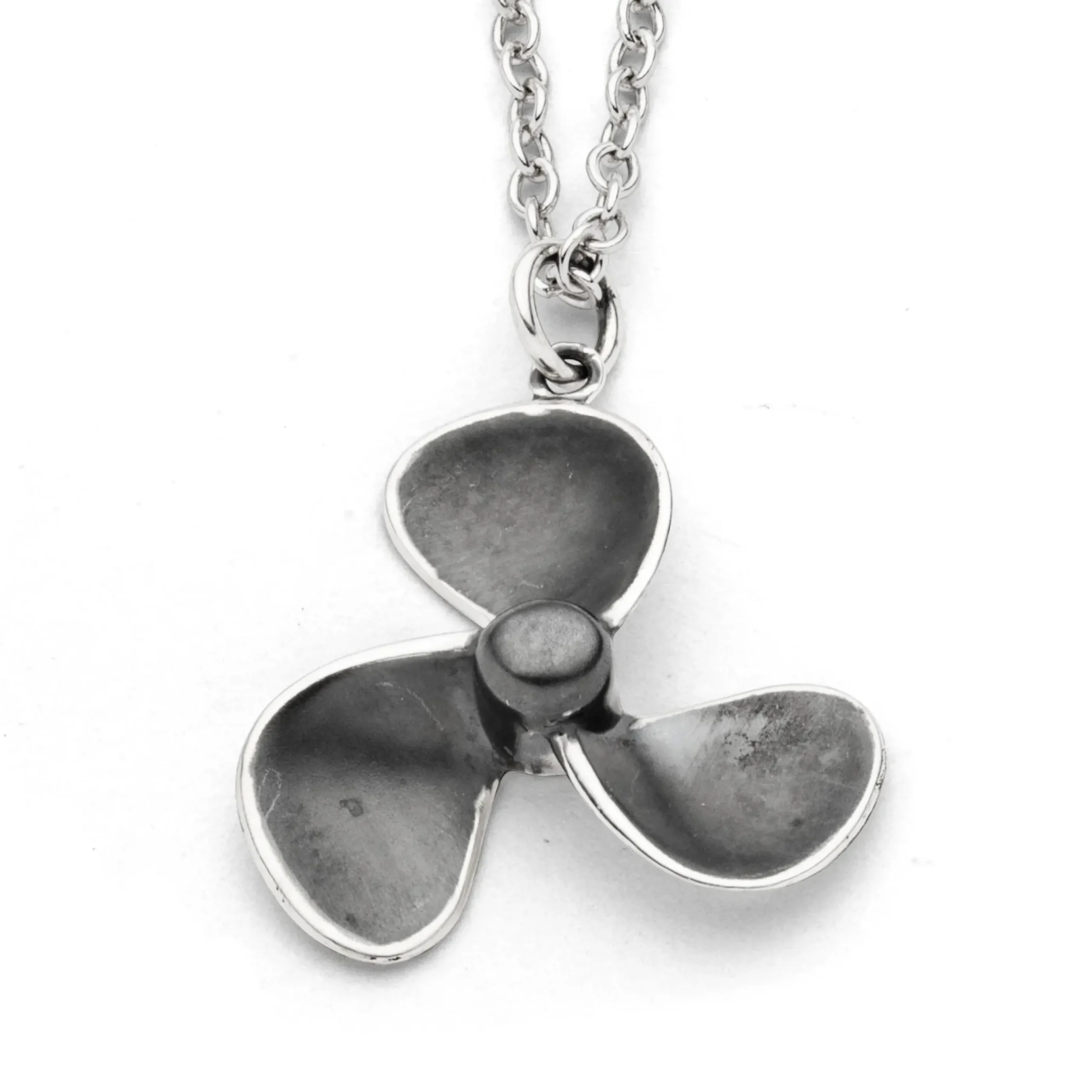 Anhänger "Schiffsschraube" matt, dunkel oxidiert