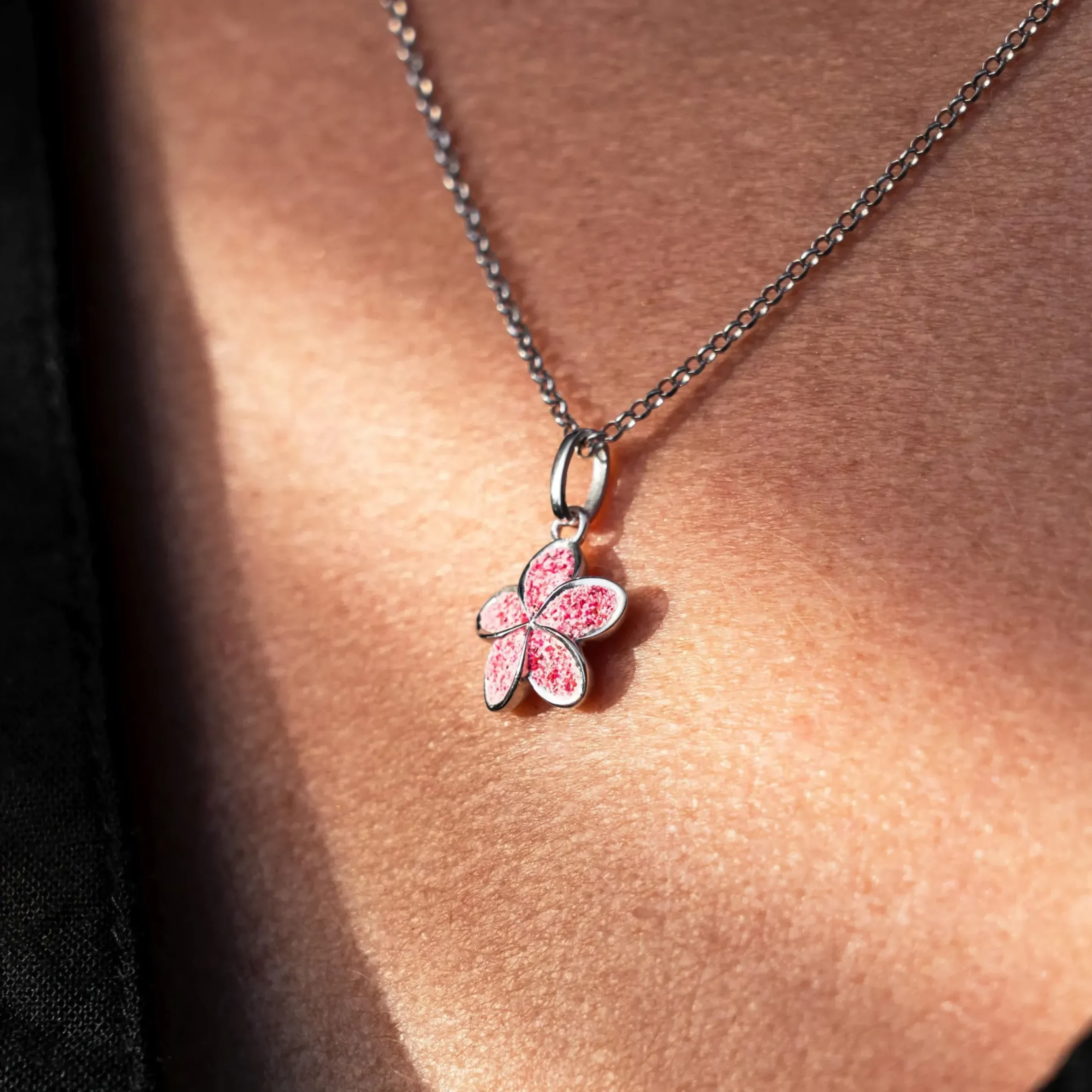 Kette "Plumeria Blüte" Koralle